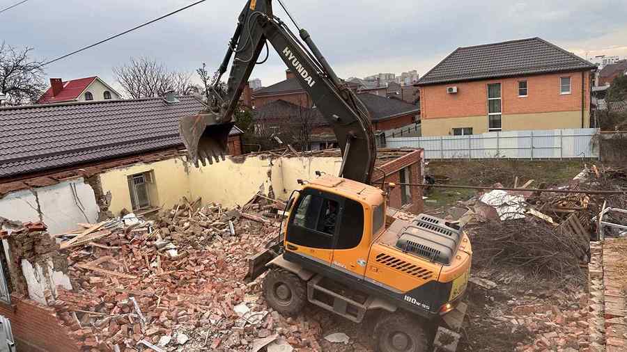 Демонтаж зданий, домов и пристроек